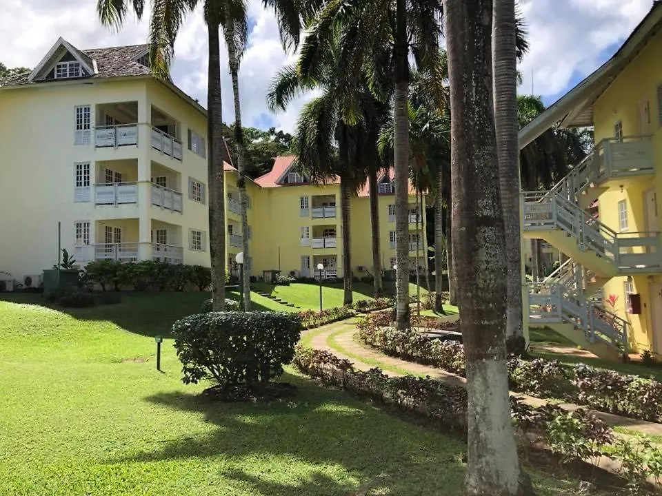 Majestic Supreme Ridge Cott Lägenhet Ocho Rios